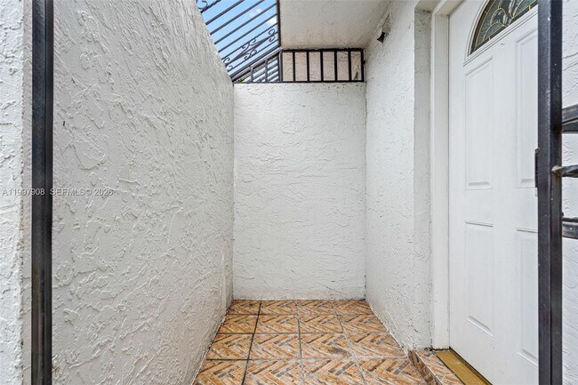 Foto del edificio - 319 NW 109th Ave