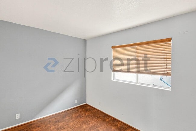 Foto del edificio - 1115 252nd St