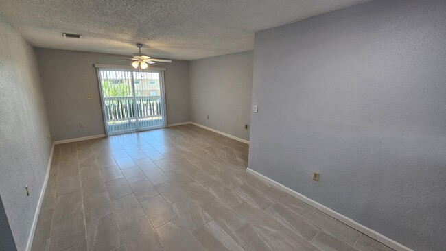 Building Photo - 277 Ulster Ln