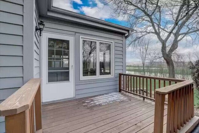 Foto del edificio - W180N9827-N9827 Riversbend Cir W