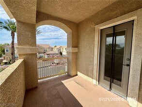 Building Photo - 5855 Valley Dr