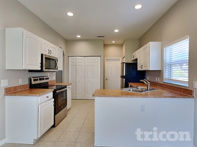 Foto del edificio - 9 Point Pl