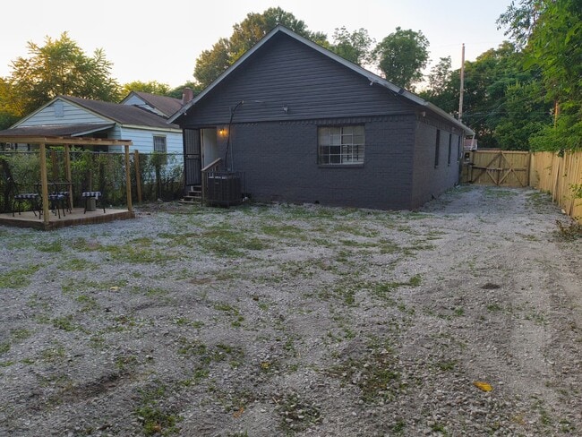 Building Photo - 2483 Vandale Ave