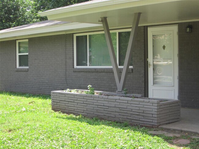 Foto del edificio - 1530 Melrose Dr