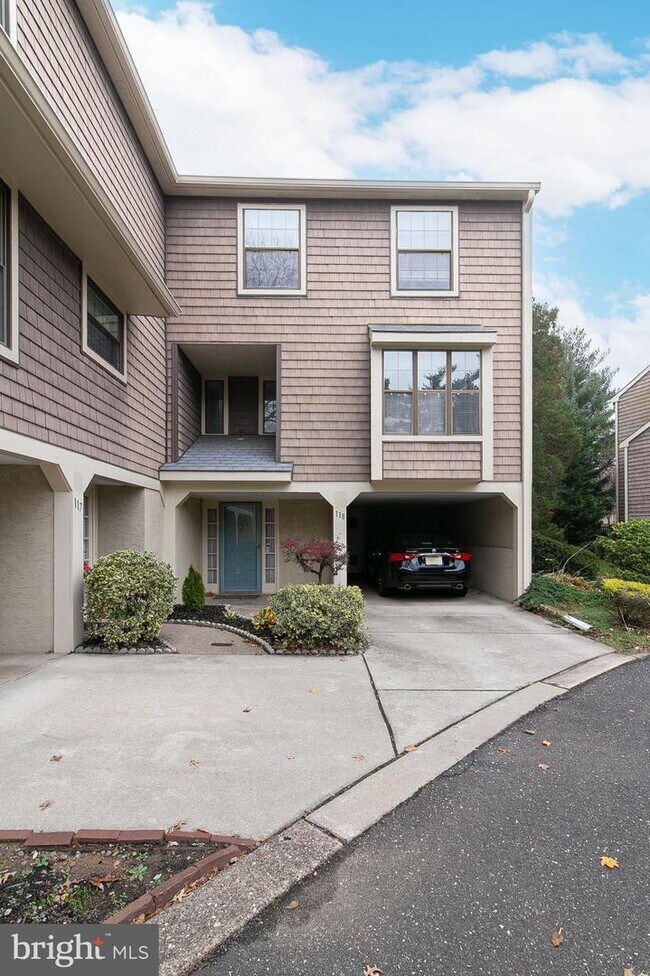 Building Photo - 118 Kings Croft Dr