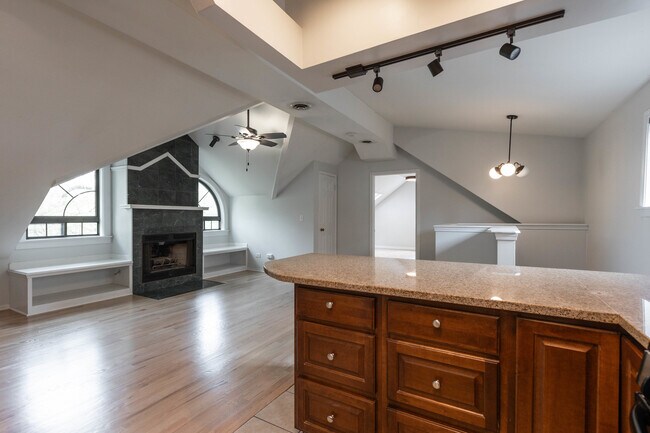 Foto del edificio - 2856 N Southport Ave