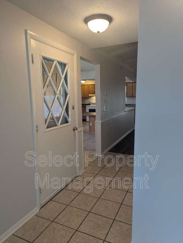 Foto del edificio - 4130 Thorton Dr