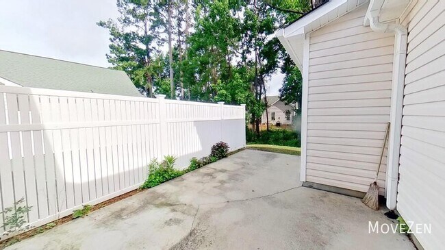 Foto del edificio - 1539 Honeybee Ln