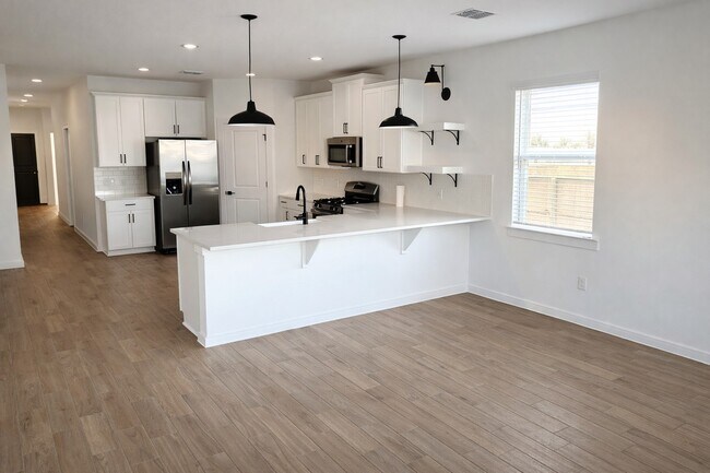 Foto del edificio - 8438 Bay Rdg Cir