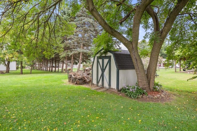 Building Photo - 715 Washington St