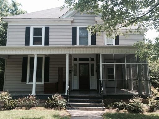 Foto principal - 1 bedroom 1 bath duplex apartment.