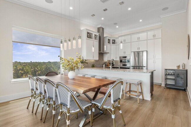 Foto del edificio - 3538 N Ocean Shore Blvd