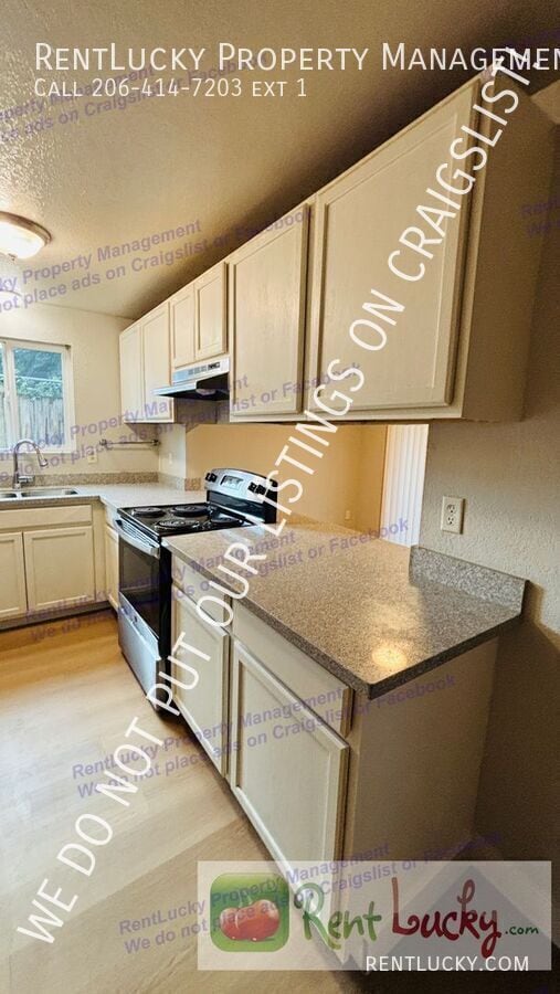 Building Photo - 2824 D Pl SE