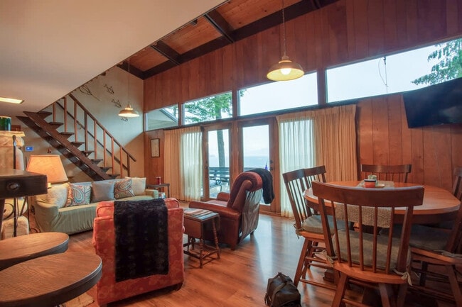 Building Photo - 47 Fawn Dr