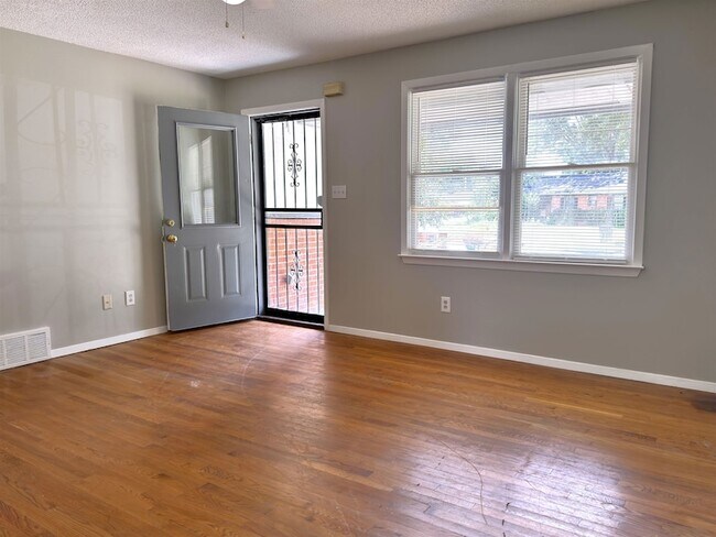 Building Photo - 1100 Danita Cove