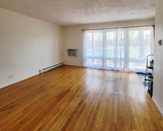 Foto del edificio - 2205 Arbor Cir