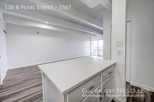 Foto del edificio - 130 N Pearl St
