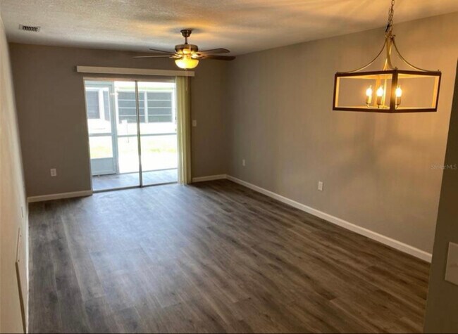 Foto del edificio - 2853 Stillwell Ct