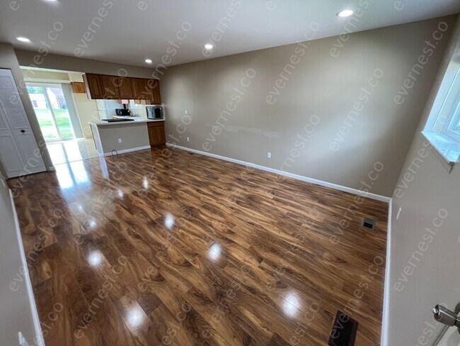 Building Photo - 8743 Texas Ct