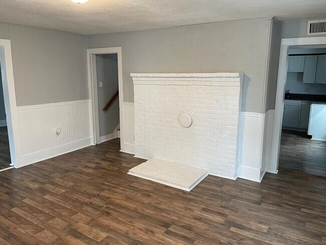 Building Photo - 318 Highland Ave