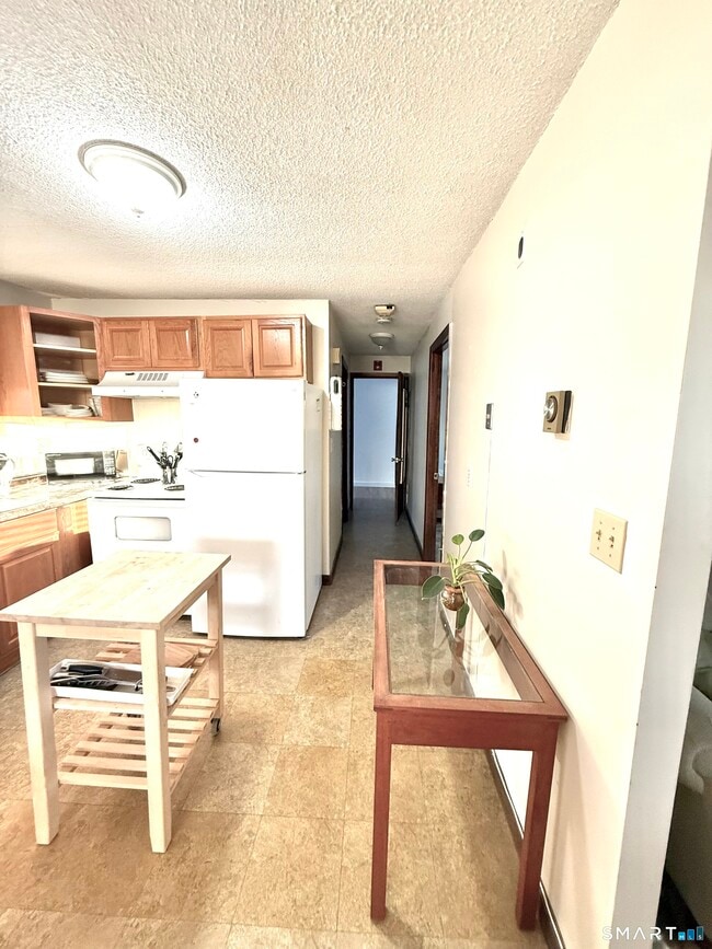 Building Photo - 249 Pequot Ave