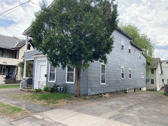Building Photo - 31 Grand St