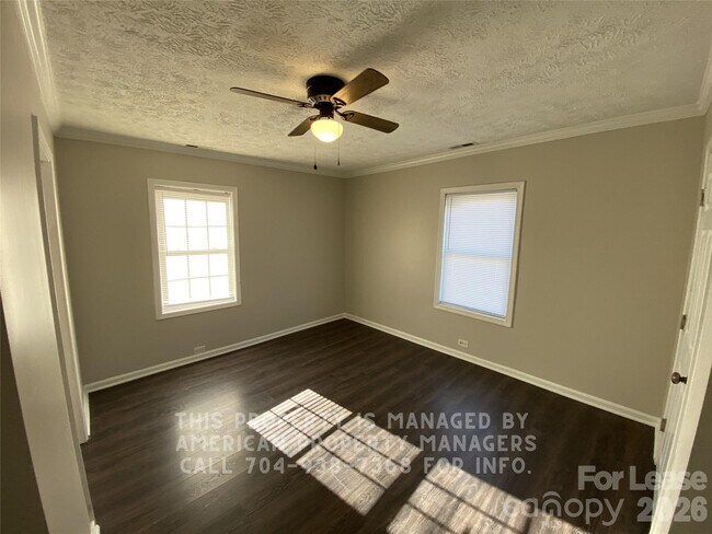 Foto del edificio - 303 Southern St