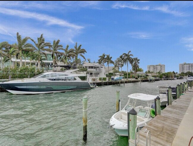 Foto del edificio - 11930 N Bayshore Dr