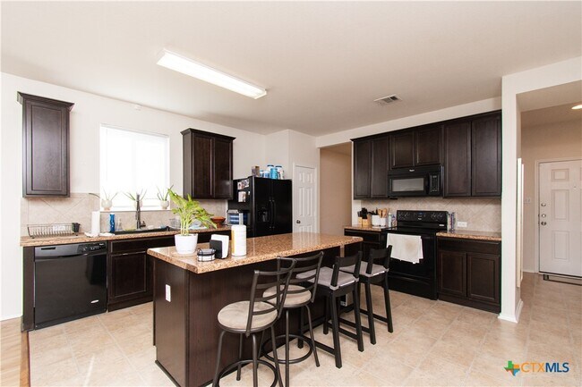 Foto del edificio - 303 Gemini Ln