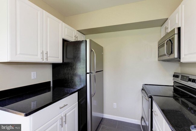 Foto del edificio - 3895 Rodman St NW