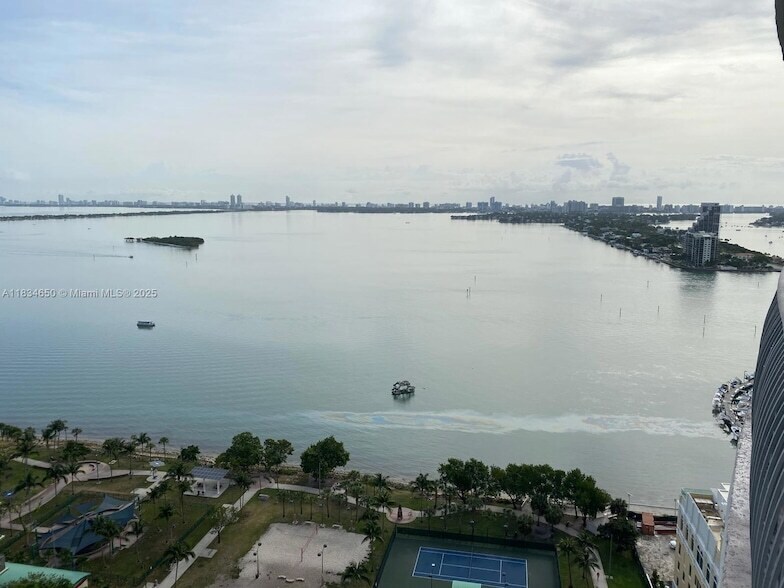Foto principal - 1750 N Bayshore Dr