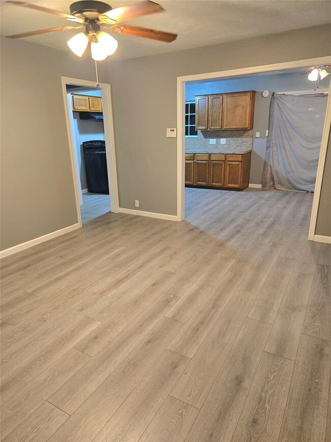 Building Photo - 9938 Kittrell St