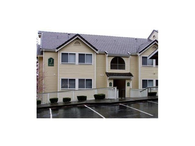 Foto del edificio - Charming 2 Bed 2 Bath Condo in Factoria