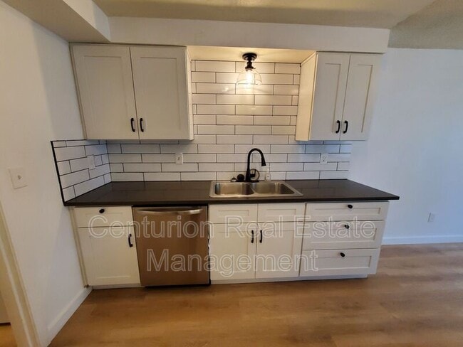 Building Photo - 4071 NW Walnut Pl