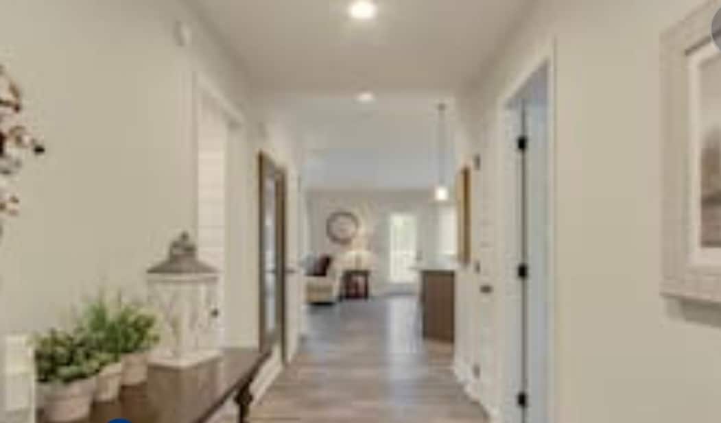 Building Photo - 2406 Chimney Rock Ln