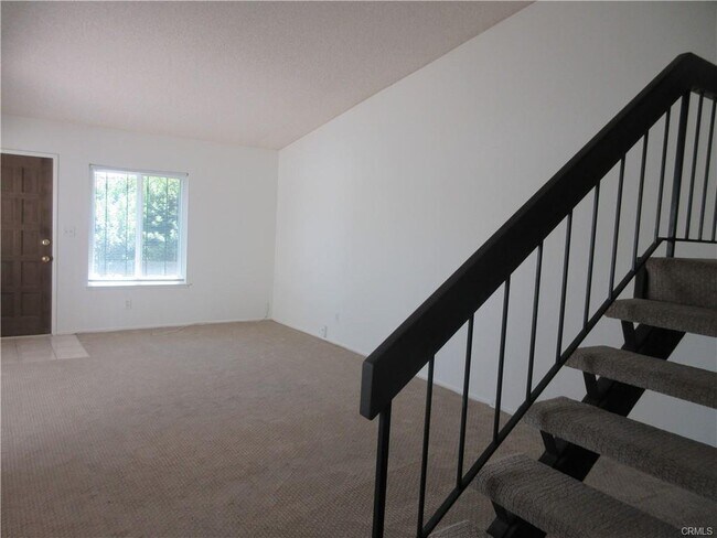 Building Photo - 10020 Larwin Ave