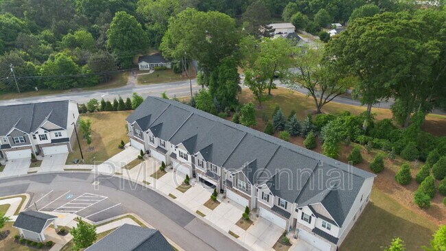 Foto del edificio - 192 Hampton Cir