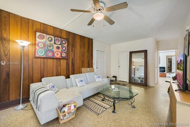 Foto del edificio - 713 SW 7th St