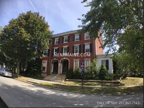 Building Photo - 99 Broadway