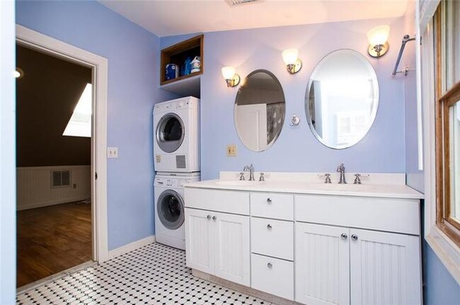 Bathroom with double sinks - 259 Doyle Avenue