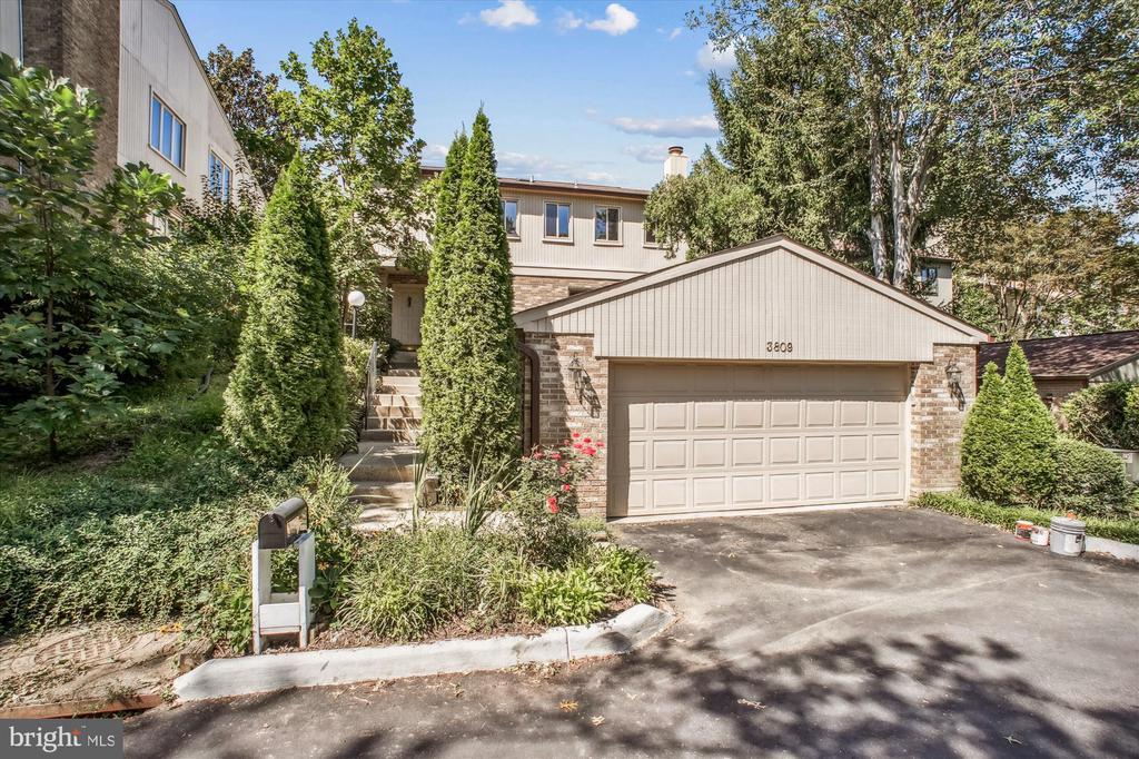 Foto principal - 3809 Hemlock Way