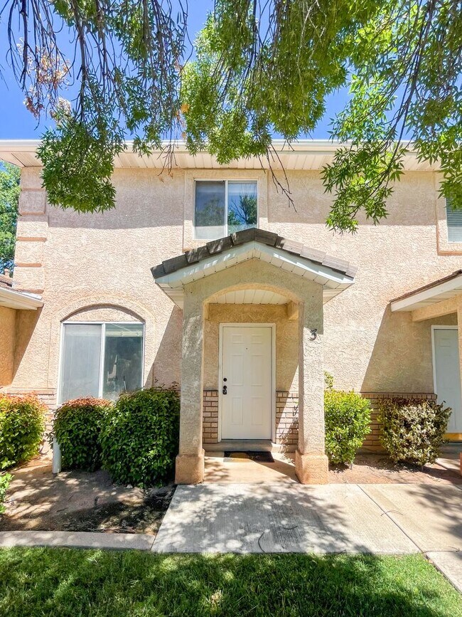 Foto del edificio - Charming 2 Bedroom Home in Prime Location Near Schools & Shopping