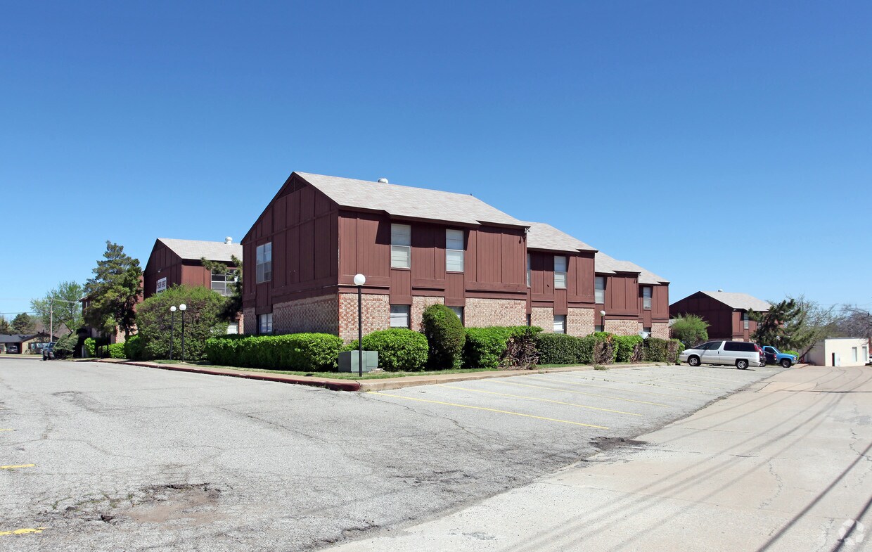 Plaza East Apartments Edmond, OK