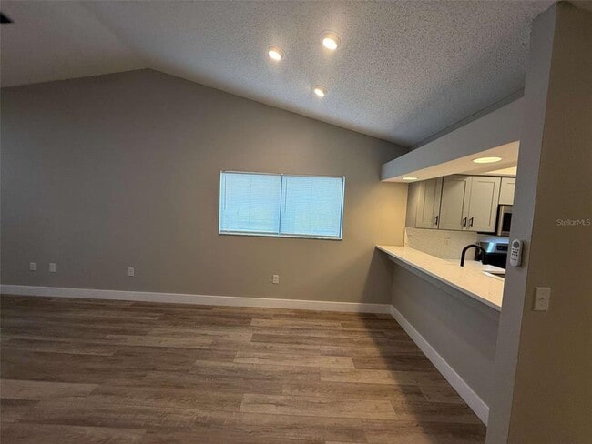 Foto del edificio - 3588 Raintree Ln