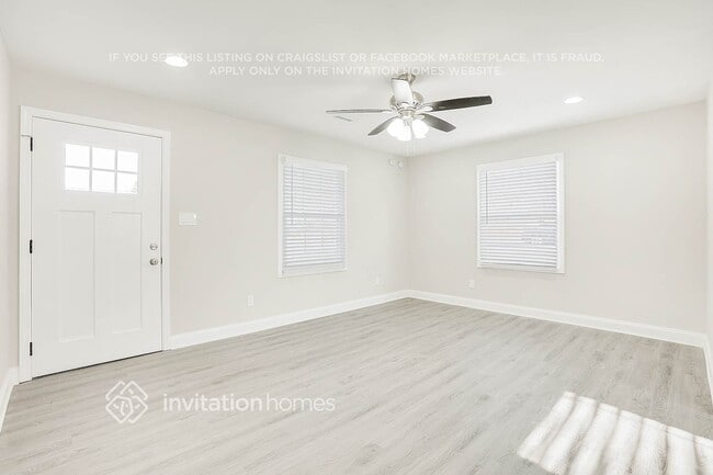 Foto del edificio - 3815 Clovis Ct NW