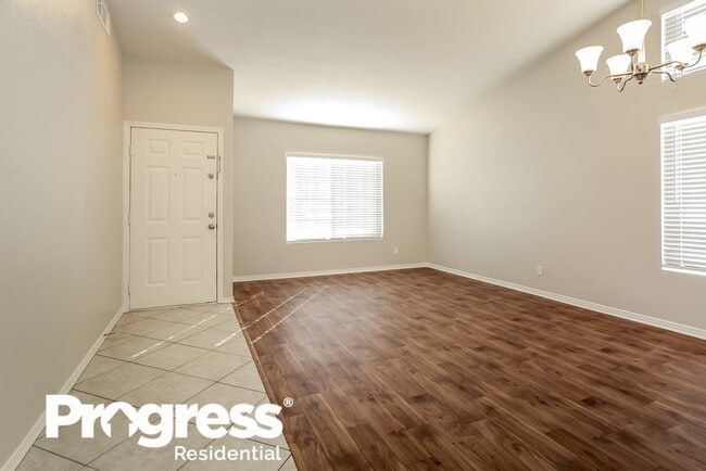 Building Photo - 4601 Terra Rosa Dr