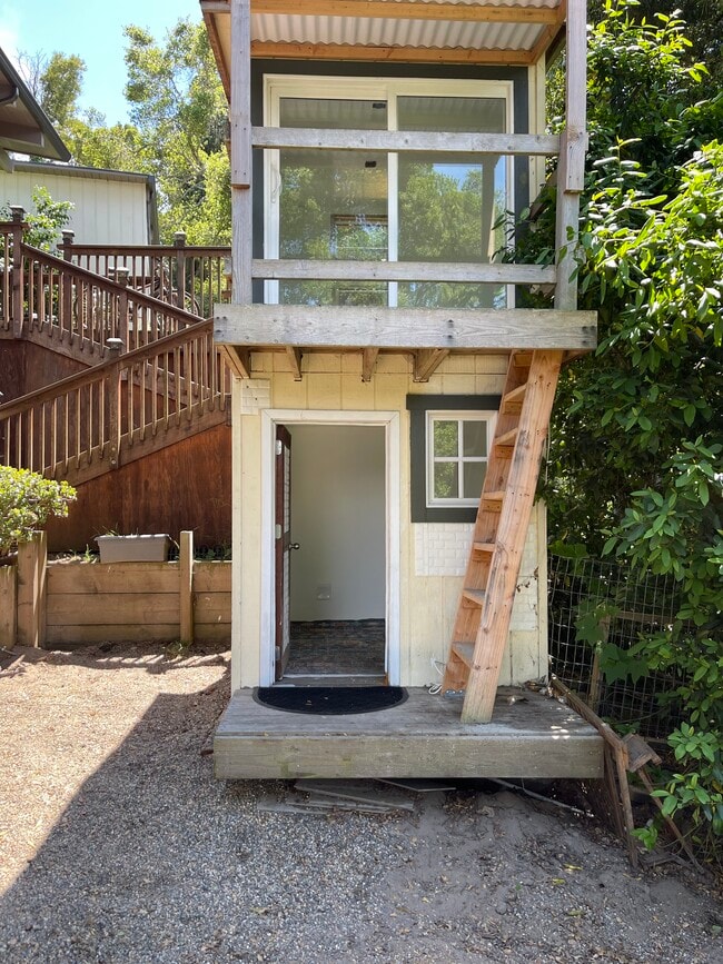 Building Photo - 507 Loma Prieta Dr