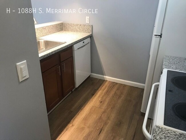 Building Photo - H-1088H S. Merrimar Circle