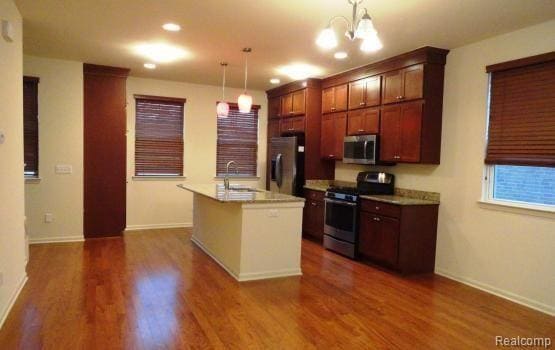 Foto del edificio - 3074 Kilmer Ave