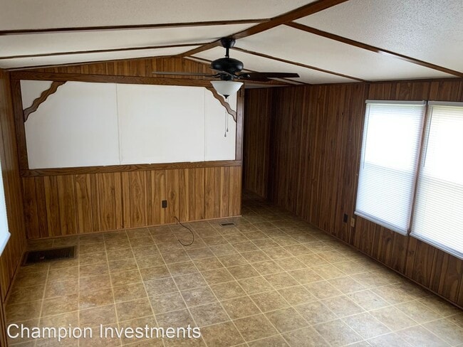 Building Photo - 643 Oak Grove Rd